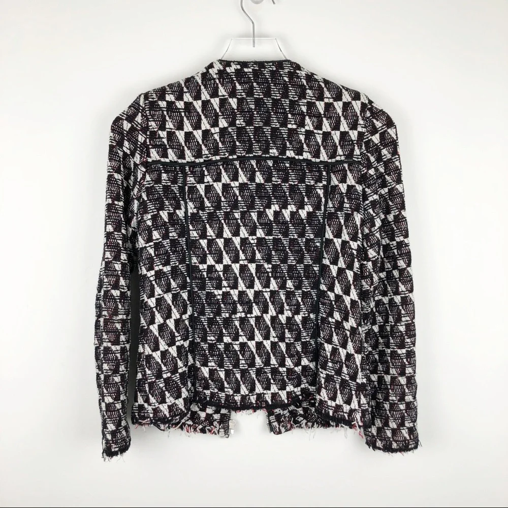 I R O - Picture 8 of 16